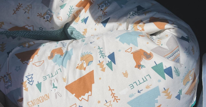 Julie se sépare de son coussin, et c'est pas complètement anodin...